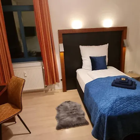 Guest house Bestvacation - Gaestehaus Mit 5 Einzel-, Doppelzimmern, 5 Baeder, 7 Betten- Kaffee- Und Teenische, Kostenlos Parken, Kueche, Aufenthaltsraum, Esstisch, Ruhig - Komplett Oder Einzeln Zu Vermieten 3*
