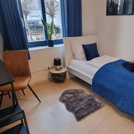 Guest house Bestvacation - Gaestehaus Mit 5 Einzel-, Doppelzimmern, 5 Baeder, 7 Betten- Kaffee- Und Teenische, Kostenlos Parken, Kueche, Aufenthaltsraum, Esstisch, Ruhig - Komplett Oder Einzeln Zu Vermieten Meine