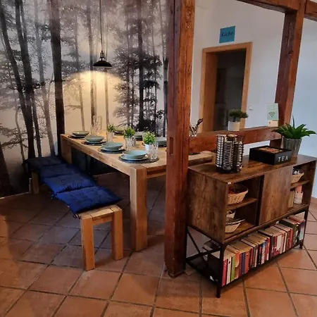 Bestvacation - Gaestehaus Mit 5 Einzel-, Doppelzimmern, 5 Baeder, 7 Betten- Kaffee- Und Teenische, Kostenlos Parken, Kueche, Aufenthaltsraum, Esstisch, Ruhig - Komplett Oder Einzeln Zu Vermieten